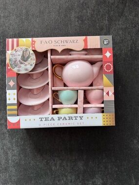 FAO Schwarz 9-Piece Ceramic Tea Party Set